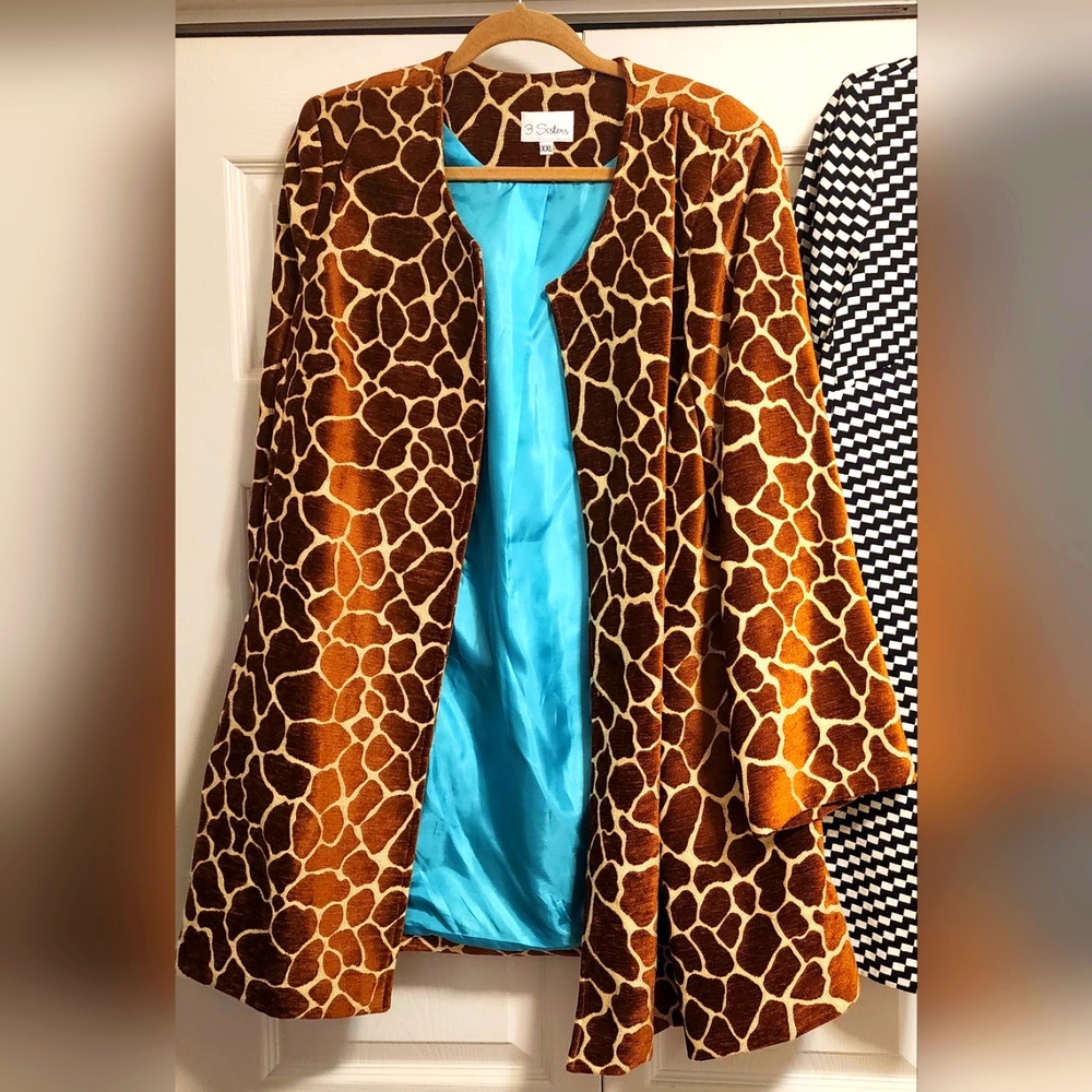 SOLD***3 Sisters - Boutique Designer fully lined embroidered jacket. Excellent